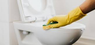 تنظيف الحمام بملح الليمون حياتك