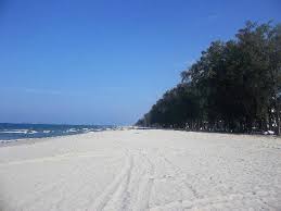 Pantai batu buruk merupakan pantai terdekat dari pusat bandar, sekitar 1.5 kilometer. Plage De Batu Buruk Beach Picture Of Batu Buruk Beach Kuala Terengganu Tripadvisor