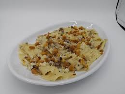 Gli spaghetti alla chitarra sono un tipico formato di pasta abruzzese a sezione quadrata. Pecora Alla Callara O Al Cotturo Stracotto Di Pecora Con Erbe Aromatiche Fresche Photo De Frekt Ristorante Abruzzese Verone Tripadvisor