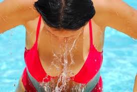 Seiring usia setelah melahirkan maka payudara wanita akan mengendur. 5 Senaman Untuk Besarkan Payudara Kevin Zahri