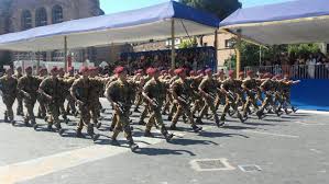 Parata militare 2 giugno : 2 Giugno Niente Parata Militare E Giardini Del Quirinale Chiusi Congedati Folgore