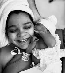 E no dia 23 nossa Laura chegou chegando , de jatinho deixando todo mundo no  chinelo e provando pra sua mamãe que ela sempre foi a fortaleza que ela  precisava ❤️ Nat