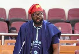 Grassroot politician former c.e.o denziot productions, actor,producer ,director.lover of life and the giver patron boys brigade lagos www.desmondelliot.tv. Desmond Elliot Biography Wife Kids Other Family Members How Old Is He