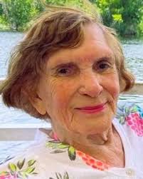 Agnes Kelley's Instagram, Twitter & Facebook