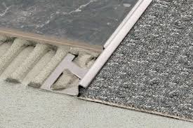 Das übergangsprofil von sauerlandprofil zaubert dekorative und langlebige übergänge für böden aus laminat, parkett, teppich, linoleum, kork und fliesen. Schluter Reno Etk Ubergangsprofil Edelstahl 2 5m Atala Fliesen Und Sanitarhandel Berlin
