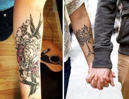 Sehr populär sind heutzutage tattoo sprüche mit verschiedenen tattoo schriften, welche unser temperament, unsere weltanschauung und. Pin En Tattoo