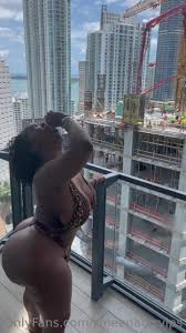 Watch online Zmeena Orr VIP aka Zmeenaorrvips OnlyFans - I dont have a gag  reflex, thats why Im pretty sure I can make that cock cum 2mins tops with  my on X-video