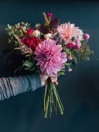 Martin's flower market bloom of the month club is perfect for moms, daughters, sisters, best friends … anyone! F F Flower Club Flower Furbish