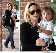 Tiger woods just made the ultimate comeback and for the first time, he got to share his major win with his kids. Tiger Woods Ex Wife Elin And Kids 8 24 1st Pics Since Divorce Lipstick Alley