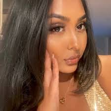 Ashley Shepard's Instagram, Twitter & Facebook