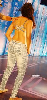 Hot actress: Anushka shetty's booty chain