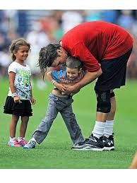 Tom brady holds his niece maya after being awarded the mvp trophy at the mvp press conference. Tom Brady W Sons Parents And Niece Jordan 12 9 Lipstick Alley