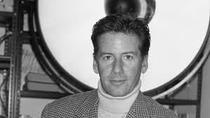 Calvin Klein History, Timeline and Company's Reinvention