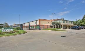 If you're looking for a houston storage facility, that provides outstanding value along with a variety of desirable amenities, easy self storage is your solution. Climate Non Climate Controlled Units In Houston Tx Meyer Park Storage Center