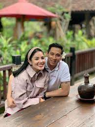 Anindia yandirest ayunda or better known as nindy ayunda (born 10 january 1989) is a singer from indonesia. Askara Parasady Mantan Suami Nindy Ayunda Dituntut 1 Tahun Penjara Showbiz Liputan6 Com