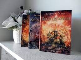 Widzowie preferujący seriale i filmy fantasy w ostatnim czasie nie mogą narzekać na brak propozycji w katalogu netflixa. Trylogia Grisza Leigh Bardugo Wredotek Pl Blog Lifestylowy