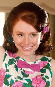 Hillary Holbrook's Instagram, Twitter & Facebook