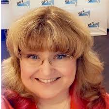 Alicia Warnick's Instagram, Twitter & Facebook