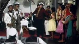 Shagird Duniya Pagal Hai Hq Youtube Iss baat ki tumko khabar nahi yeh sirf tumhi pe marta hai. shagird duniya pagal hai hq youtube