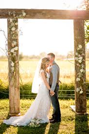 A quick note before we get started: Diy Barn Wood Wedding Arbor