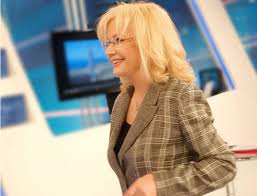 Ο δάνος επέστρεψε στο σπίτι του και περίμενε 24 ώρες. Aggelikh Nikoloylh Sbhsame Nwritera Ta Fwta Sto Toynel