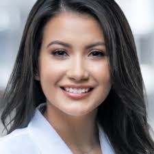 Evelyn Murdock's Instagram, Twitter & Facebook