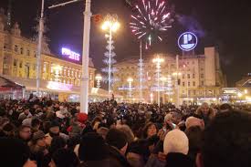 Welcome 2015 New Year S Eve Celebrations From Around The World New Year Celebration New Year S Eve Celebrations New Years Eve