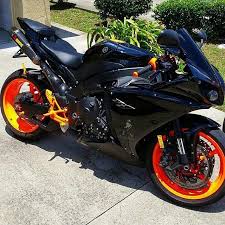 Nice R1 R1 Crossplane Yamaha Chairellbikes4life Yamaha Yzf R1 Super Bikes Yamaha