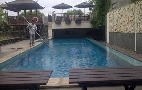 Perawatan kolam renang biasanya harus di kerjakan dengan rutin dan teratur sesuai jadwal yang sudah di tentukan, guna menjaga air kolam renang tetap biasanya untuk perawatan kolam renang bisa menggunakan teknisi bulanan dengan batuan perusahaan jasa kontraktor kolam renang seperti. Jasa Perawatan Kolam Renang Pribadi Kontraktor Kolam Renang Skimmer