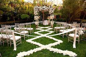 Decoración de bodas con regaderas vintage: 6 Ideas Para Decorar El Suelo Del Altar De Boda Decofilia Com