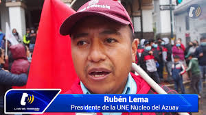 “Los maestros después de un año de dialogar no hemos logrado que se dé esa  equiparación salarial, por eso estamos hoy en las calles y estaremos las  veces que sean necesarias para defender el derecho a ...
