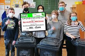 Die prinzipien für die abfallwirtschaftspolitik des awv lauten: Spende Vom Awv Isar Inn Und All In Tonne Fur Das Mulltonnenprojekt Hpz Rottal Inn