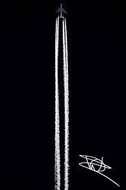 Iphone Wallpaper Airplane Contrails From Boeing 747 Iphone Wallpaper Airplane Plane Wallpaper Plane Photos