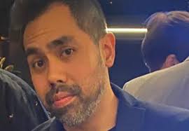 Daniel Cassettai Design added a...