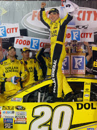 It just wouldn't be a nascar event without the threat of a rain delay. Nascar Kenseth Ends Long Drought At Rainy Bristol
