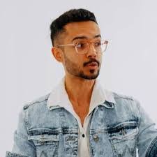 Kim Puentes's Instagram, Twitter & Facebook