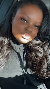 Vanessa Parvin's Instagram, Twitter & Facebook