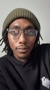 I’m really loving the length of my locs. Excited for the rest of this loc  journey. #locs #hankgotlocs #mentalhealth #420 #locjourney #idk #md  #baltimore #blackmen #locs4life