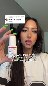 Danielle Tapp's Instagram, Twitter & Facebook