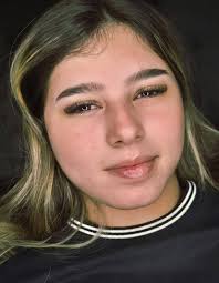 🎅🥳"En estas fiestas, invierte en ti.🌸 Te mereces unas cejas y pestañas  que realcen tu belleza natural y te hagan sentir segura y fabulosa. Agenda  tu cita de diciembre con anticipación. Ofrecemos