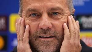 Flick afirma que el objetivo del Barça en la Champions es quedar entre los  ocho primeros