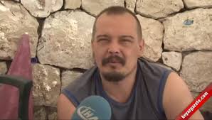 Arda kural'ın komedi oyuncusu ahmet kural'ın kardeşi sanılmaktadır fakat arda kural'ın, ahmet kural ile akrabalığı yoktur ve sadece soyadı benzerliği vardır. Arda Kural Dan Ilk Roportaj