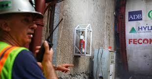 Bức tượng thánh tại lễ khoan hầm metro Nhổn