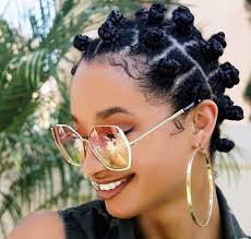 This creates a much starker contrast. 12 Chic Natural Hairstyles For Short Hair To Copy Right Now