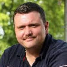 Hero drags man from burning car