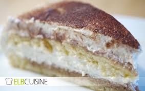 Torten sind gewöhnlich rund, während torten mehr freiheit von formen (oblongs, oval, quadrate und sogar einige unregelmäßig geformte) haben. Tiramisu Heute Mal Nicht Als Dessert Sondern Als Tiramisu Torte Kostlich Und Hubsch Das Perfekte Sonntagssuss Elbcuisine