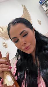 Buon Anno: Celebrare con Amore e Ironia