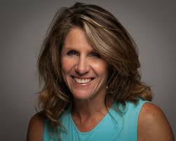 Living Apart Together (LAT) with Vicki Larson (Episode 16)