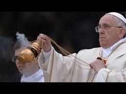 Resultado de imagen para incensario con humo incienso por el papa francisco