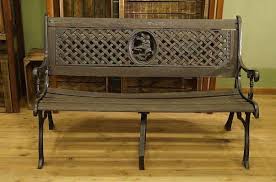 Antike Gartenbank Gusseisen Metallischen Material Mit Einem Einzigartigen Design Mit Viel Detail Und Komplexe Krummungen Gartenbank Design Bank